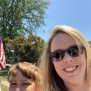 Meet your Posher, Lauren